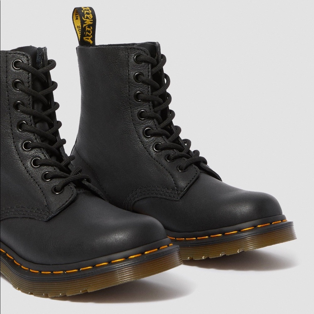 Dr. Martens 1460 Pascal Virginia